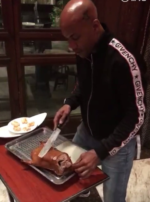 椹竷閲屽悆鐑ら腑,椹竷閲屾渶鑴忕殑鍔ㄤ綔