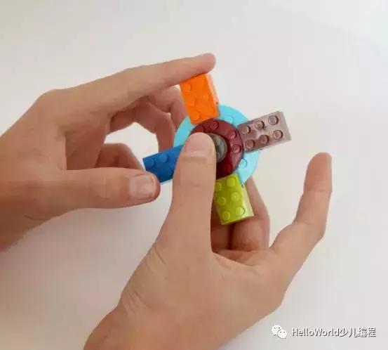 怎么用乐高拼指尖陀螺,乐高积木机械系列指尖陀螺