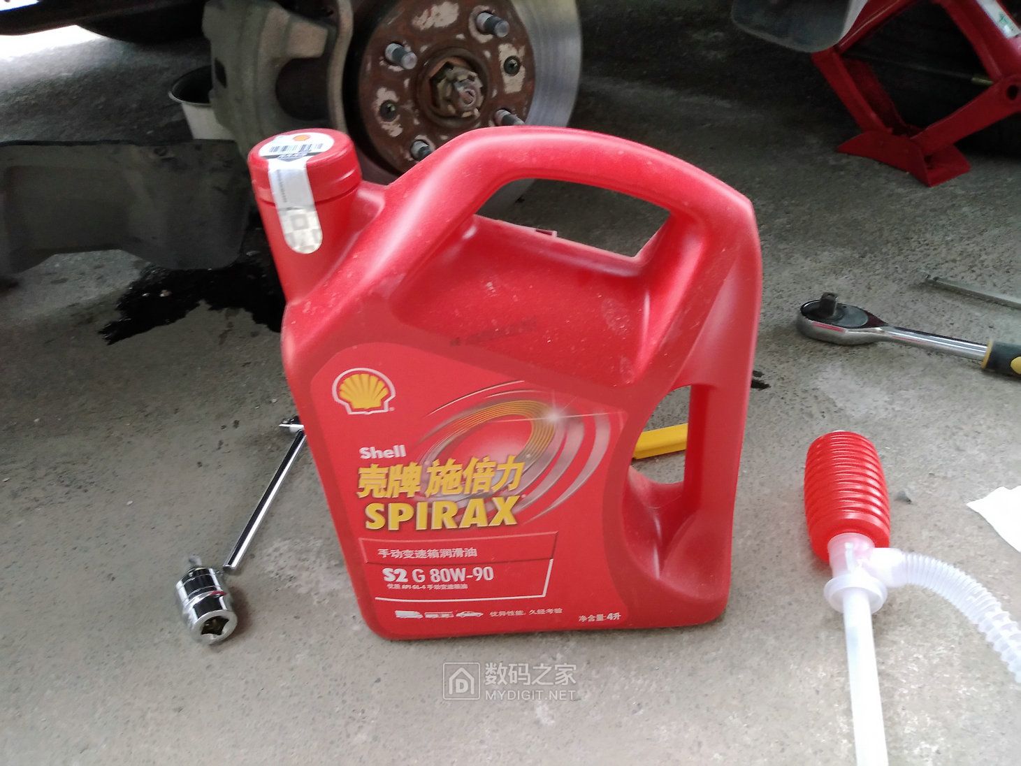 更换手动变速箱油最好的方法,汽车保养与维修更换自动变速箱油