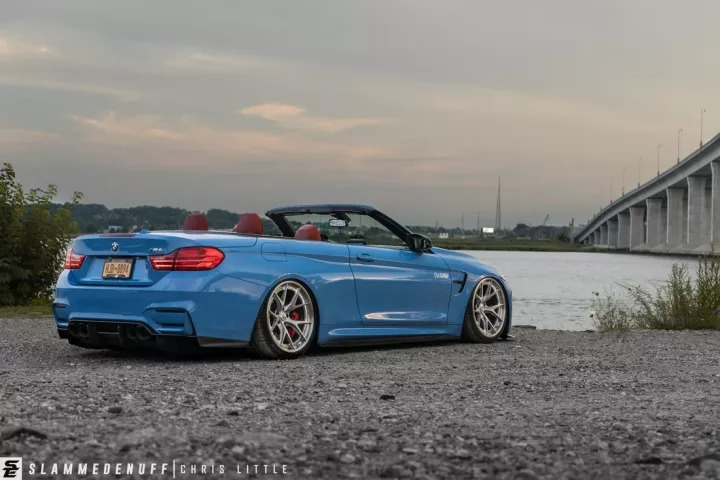 改装的宝马m4直接趴在地上了,普通的宝马m4可以开敞篷