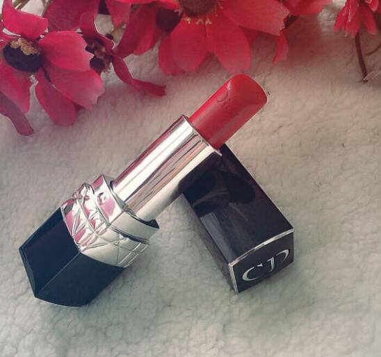 化妆包里有什么口红好用,化妆包里的口红推荐