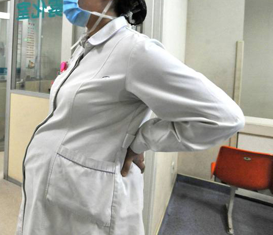 怀孕护士照顾婴儿,怀孕护士照顾病人