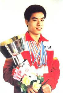 易建联扔鞋事件是哪一年,易建联丢李宁鞋事件