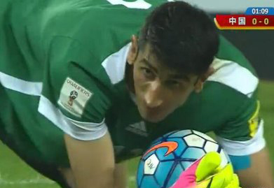 王大雷神技扑救第一国门堪当大任,王大雷曾诚经典扑救