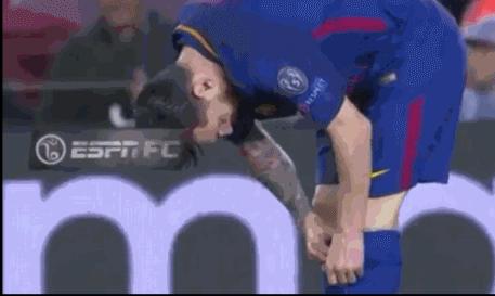 全世界都在关注梅西去哪,梅西球袜