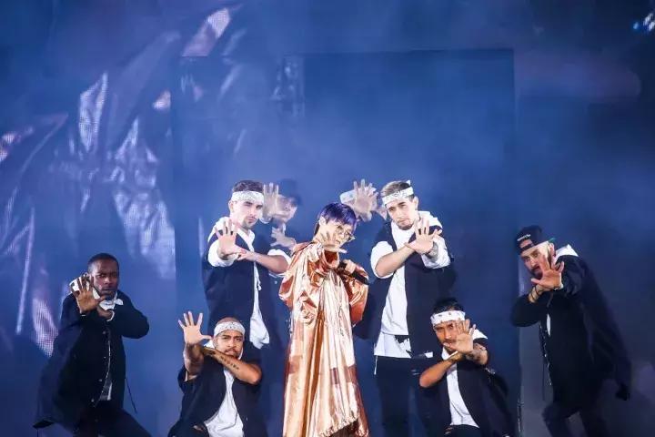 范冰冰双生花大秀,范冰冰李宇春同台视频