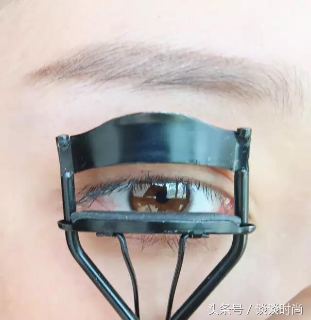 画睫毛：睫毛短而疏？只需1招就能变身完美睫毛精！