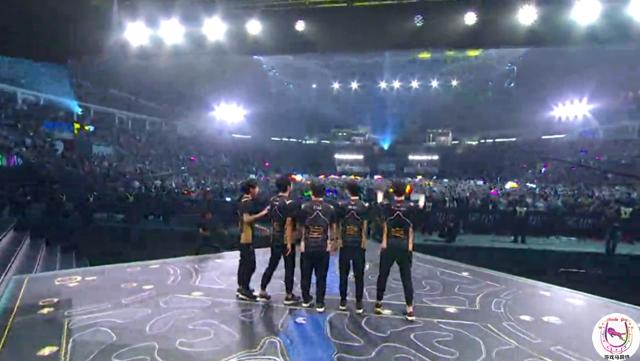 edg成首个大满贯,edg队史第12次进lpl前三名