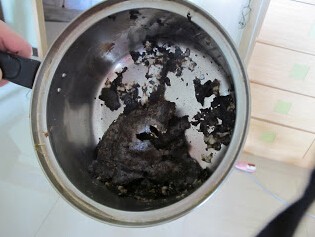 煮饭忘记放水怎么补救,煮饭锅烧糊了怎么清洗