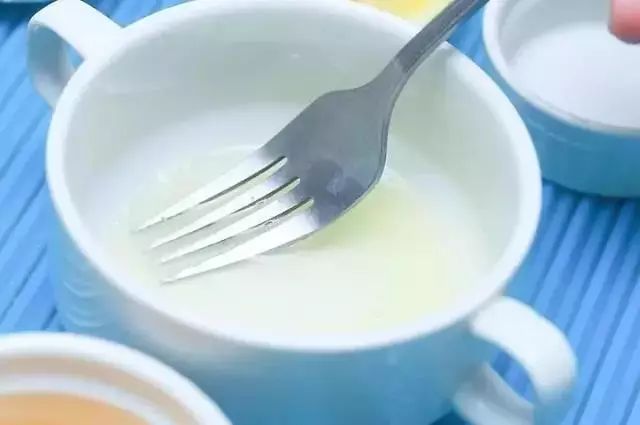 皮鞋刮了一下能修复吗,皮鞋被硬物划伤了怎么修复