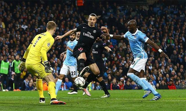 梅西c罗足球明星踢球视频,马拉多纳第一梅西第二c罗第三