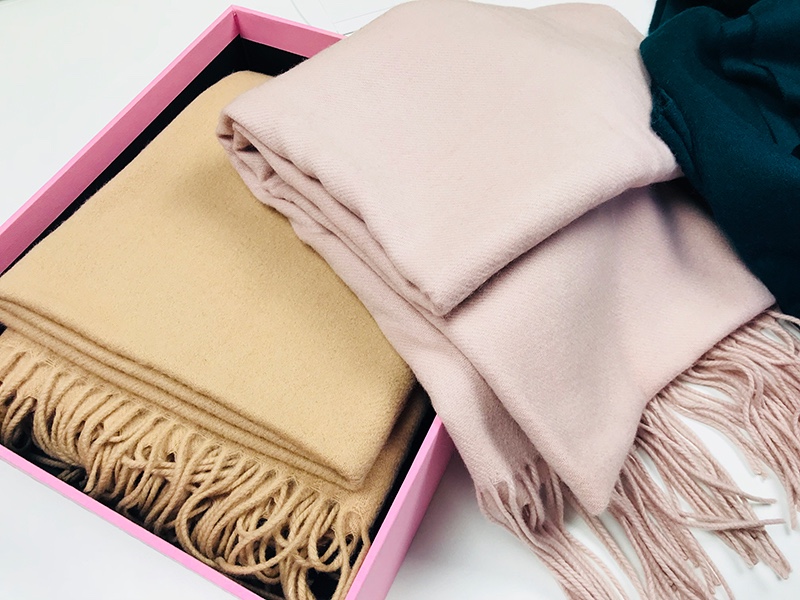 羊绒围巾怎么认真假,lv围巾真假鉴别方法