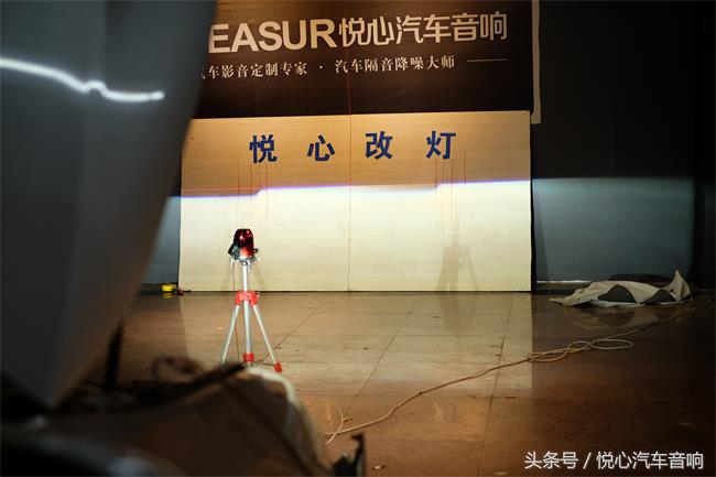 奔驰R300改灯后，车主赞口不绝！果然只有专业操作才能达到极致！