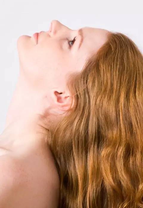 用下巴画圆治颈椎病,脖子画圆圈教程