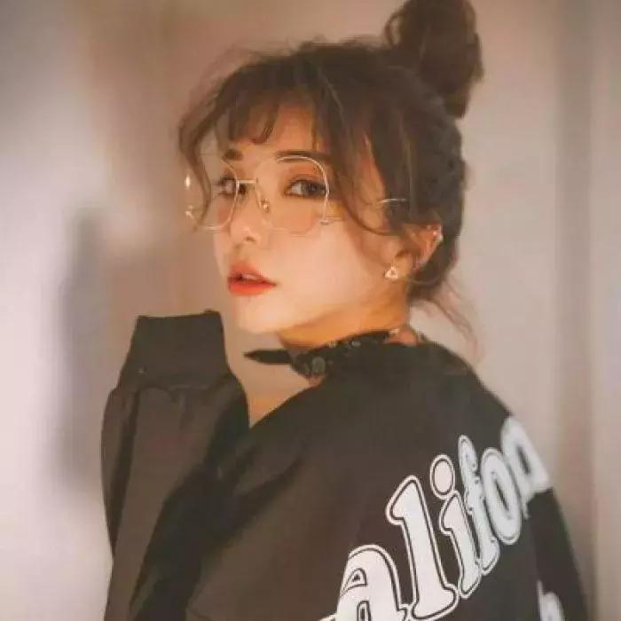 时尚的人戴什么眼镜好,时髦的人都在穿些啥