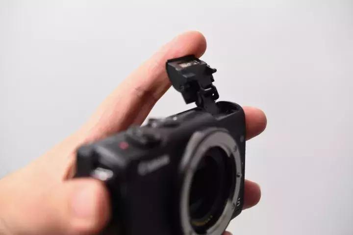 佳能高颜值轻巧相机便宜,入门便携相机佳能m200