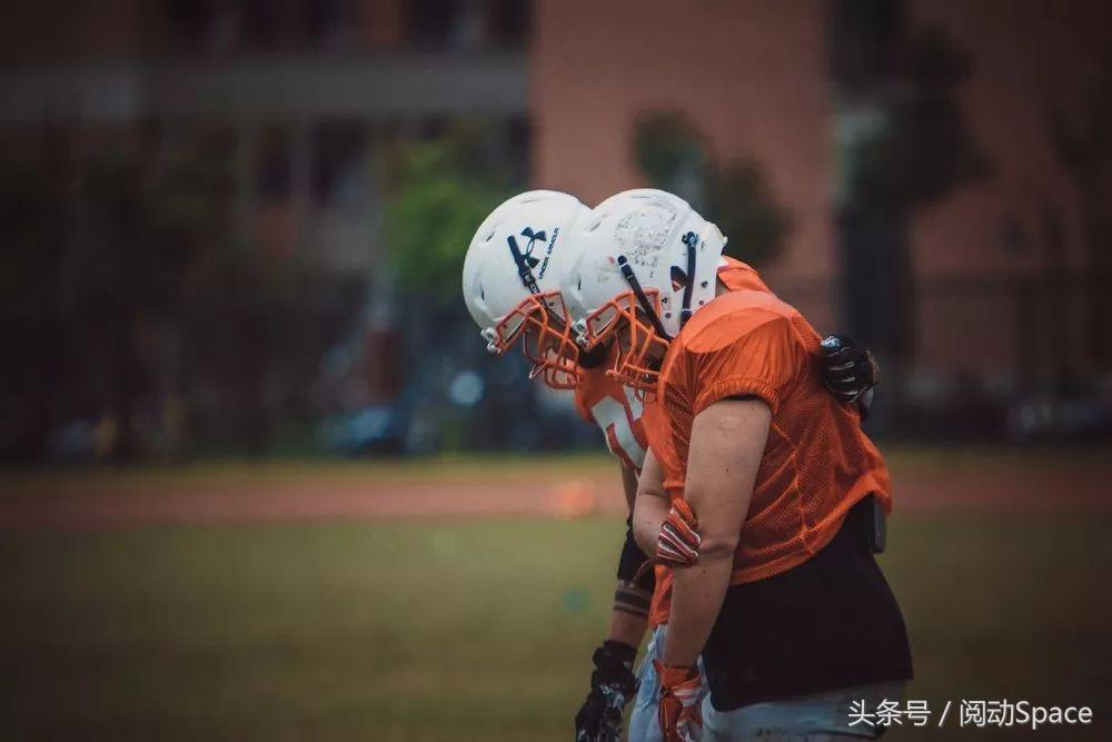 中国人不玩橄榄球的原因,为啥中国人不玩美式橄榄球
