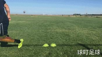 足球基础技巧,哪些小孩子就能学的足球过人技巧