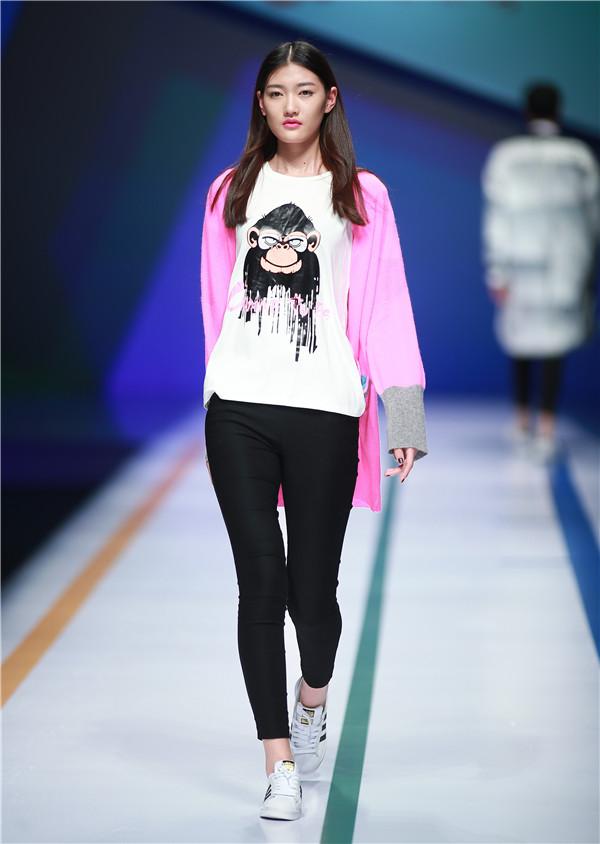 亲子装高颜值女神刘嘉带你感受奥运精神