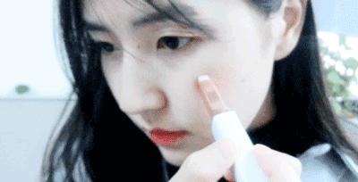 亲测种草｜眼影棒也出双色款？听说宋慧乔用它拿下了宋钟基！