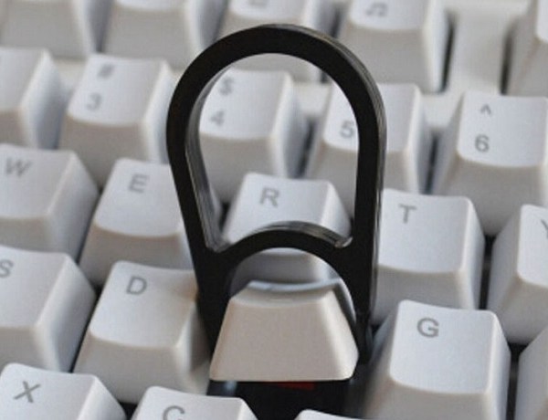 拔键器怎么拔键盘,机械键盘拨键器使用方法图解