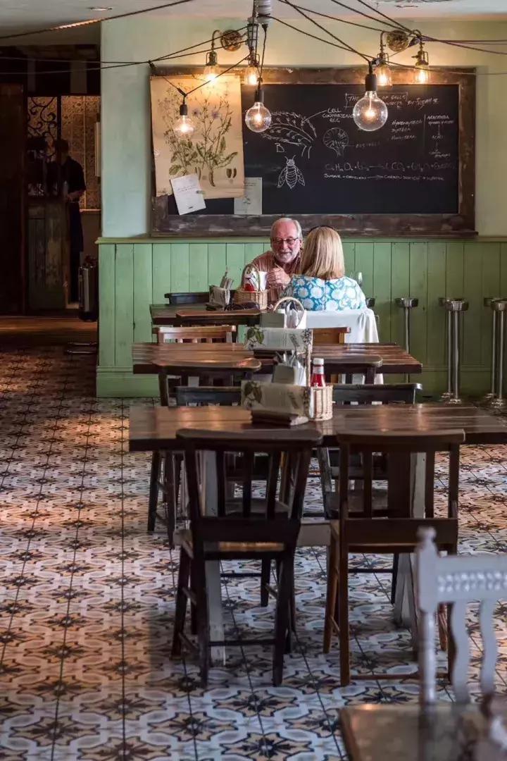 曼彻斯特原声无配乐,曼彻斯特曼联队歌