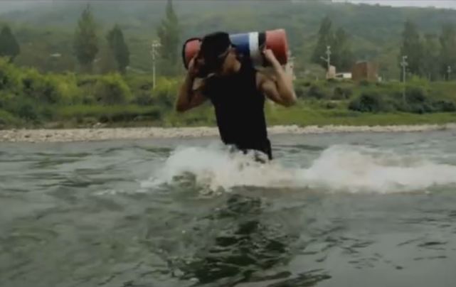 一龙最近两场被谁ko了,一龙铁腿比武视频完整版