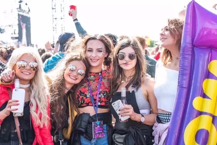 曼彻斯特原声无配乐,曼彻斯特曼联队歌