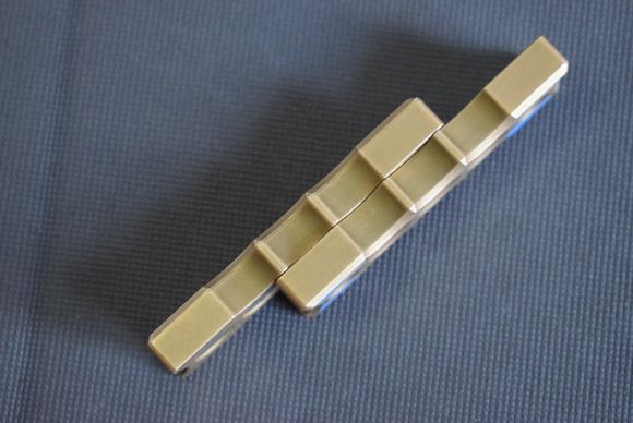 链条指尖陀螺减压玩具,跟指尖陀螺一样的玩具