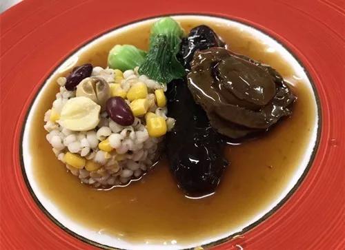 这位入行37年的港厨，让我明白了什么叫匠人