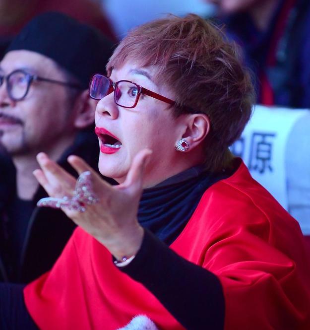 当年被柯以敏骂的选手怎么样了,评委柯以敏喊选手滚最后怎么样了