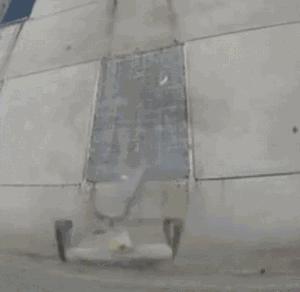 上个厕所时刻，作业座椅俄然爆了……一片狼藉