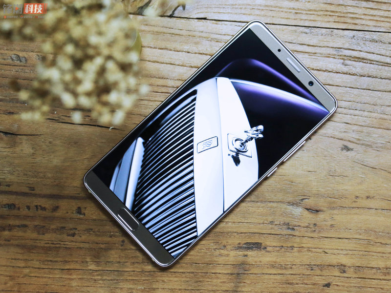 华为mate10深度上手体验,用了一年的华为mate10感觉如何