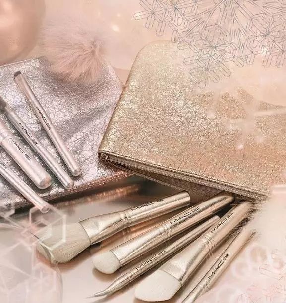 mac圣诞限定口红深唇试色,mac圣诞限定口红无滤镜试色