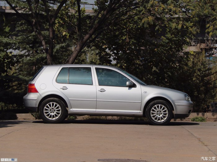 两万块钱能买到几年的高尔夫,两万多块钱买个二手车