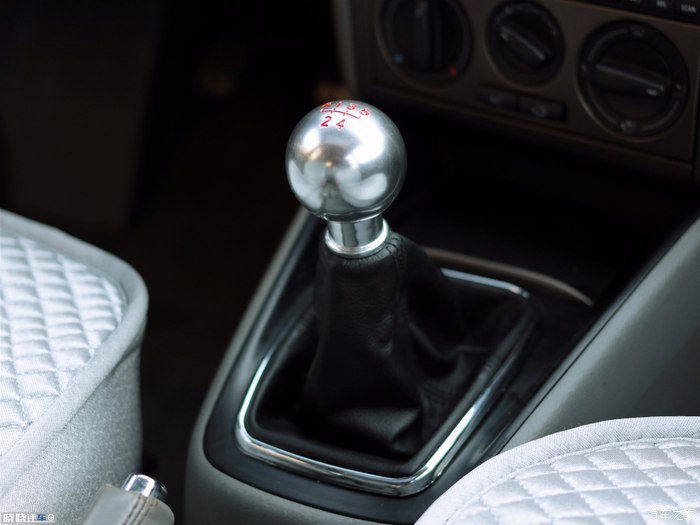 两万块钱能买到几年的高尔夫,两万多块钱买个二手车