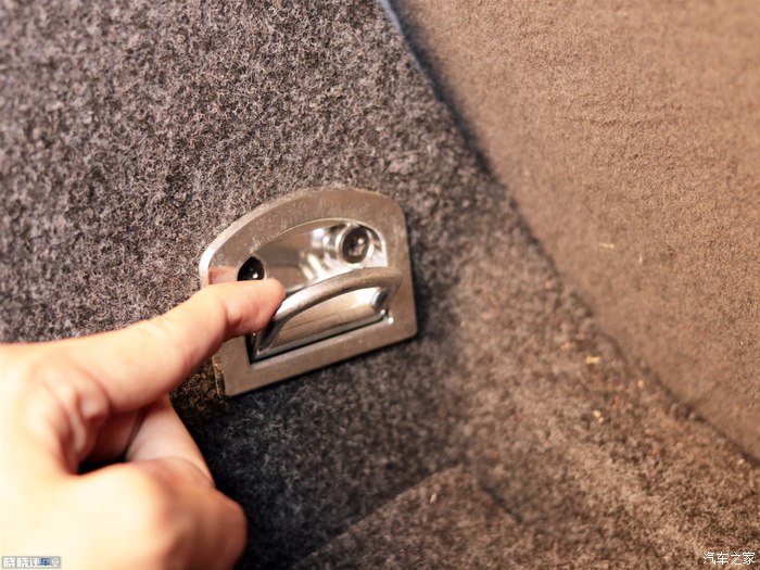 两万块钱能买到几年的高尔夫,两万多块钱买个二手车