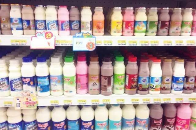 泰国很流行一款甜品,泰国甜品芋圆椰汁糖水