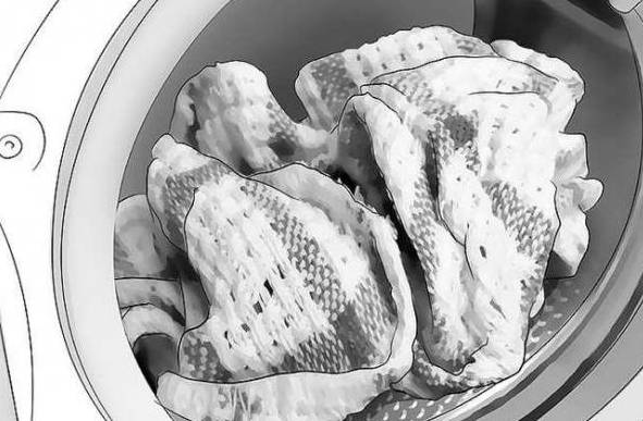 出门鞋子被雨淋湿了怎么弄干,下雨鞋子进水怎么处理