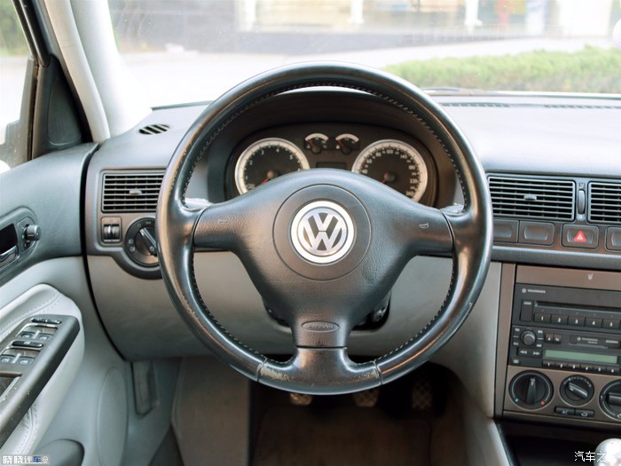 两万块钱能买到几年的高尔夫,两万多块钱买个二手车