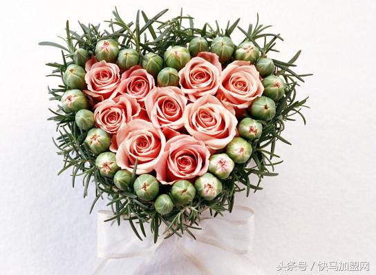 开个鲜花店创业项目有哪些,开花店的基本条件和可行性分析