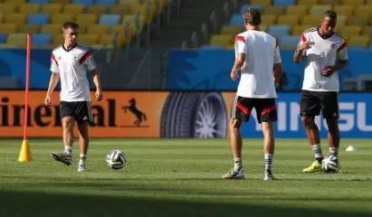 业余足球最好的足球鞋,如何挑适合自己脚型的足球鞋