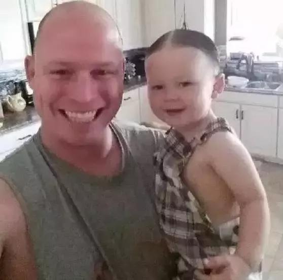 有一种美叫爸妈的审美把我笑哭了,有一种时尚叫爸爸给穿的衣服