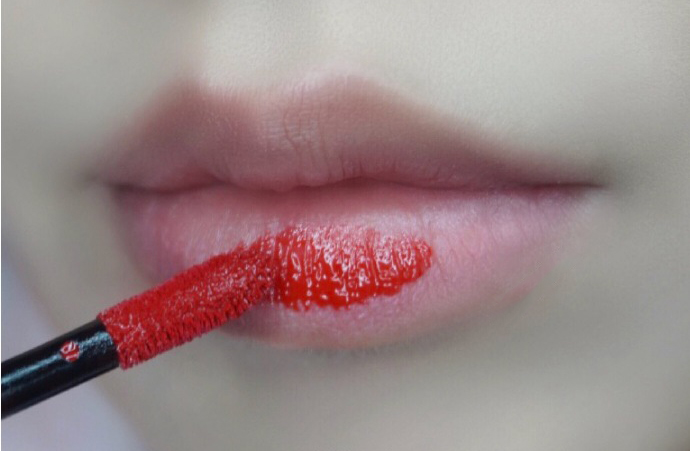 阿玛尼101黑管哑光口红,阿玛尼红管206唇釉深唇试色