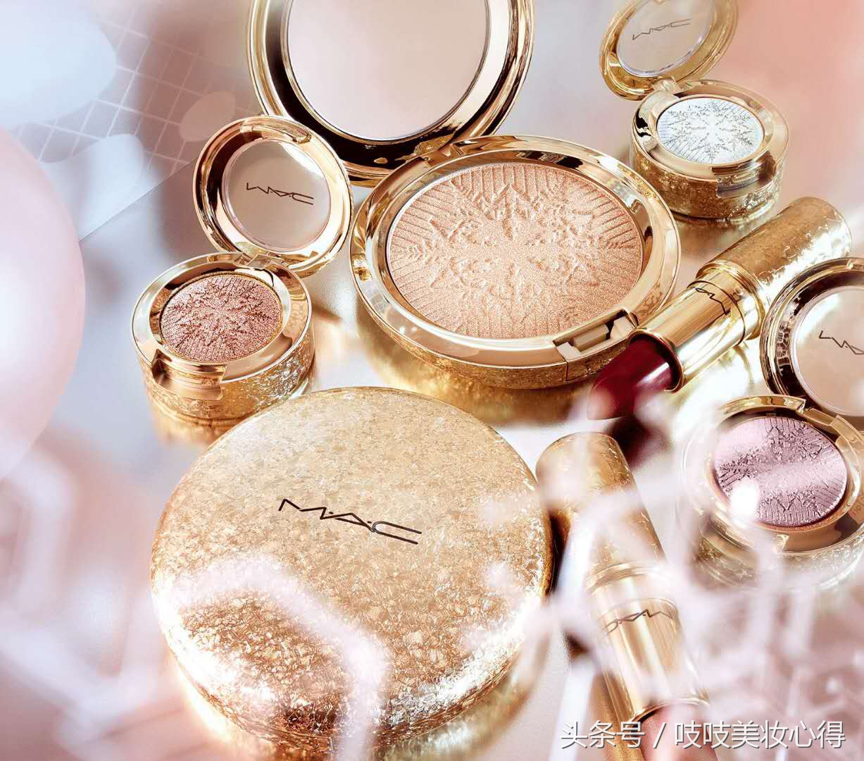 少女心的圣诞限量彩妆大PK，快把你们的钱包捂好！