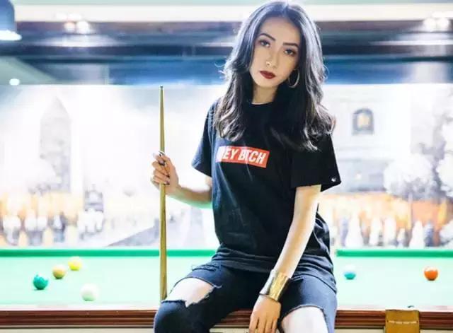 某宝好看衣服店铺推荐,好看不贵的潮牌店