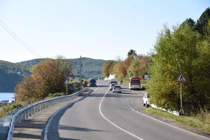 坐火车穿越俄罗斯西伯利亚,欧洲火车途经小镇