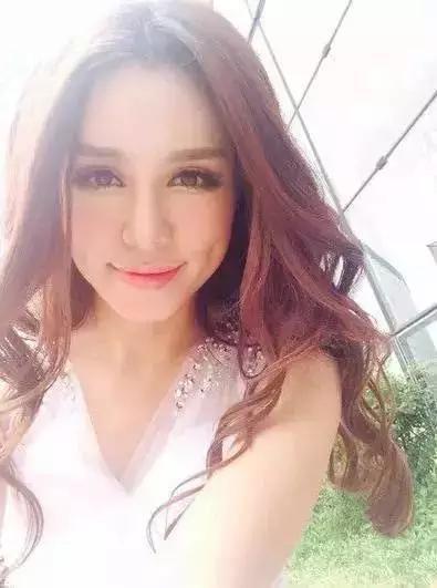 网红王思聪和女伴,王思聪和angelababy关系