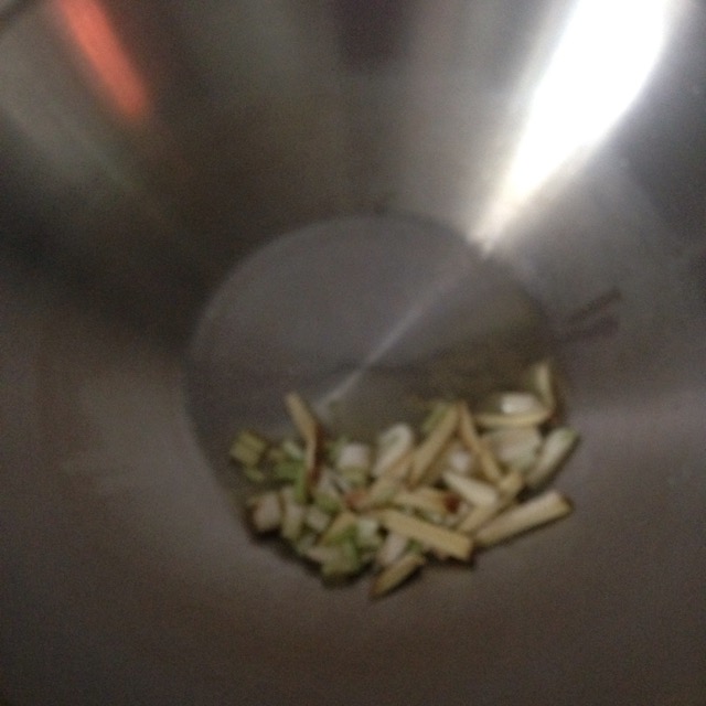 鲈鱼最简单的做法清炖鲈鱼,酸菜整条鲈鱼的正确做法