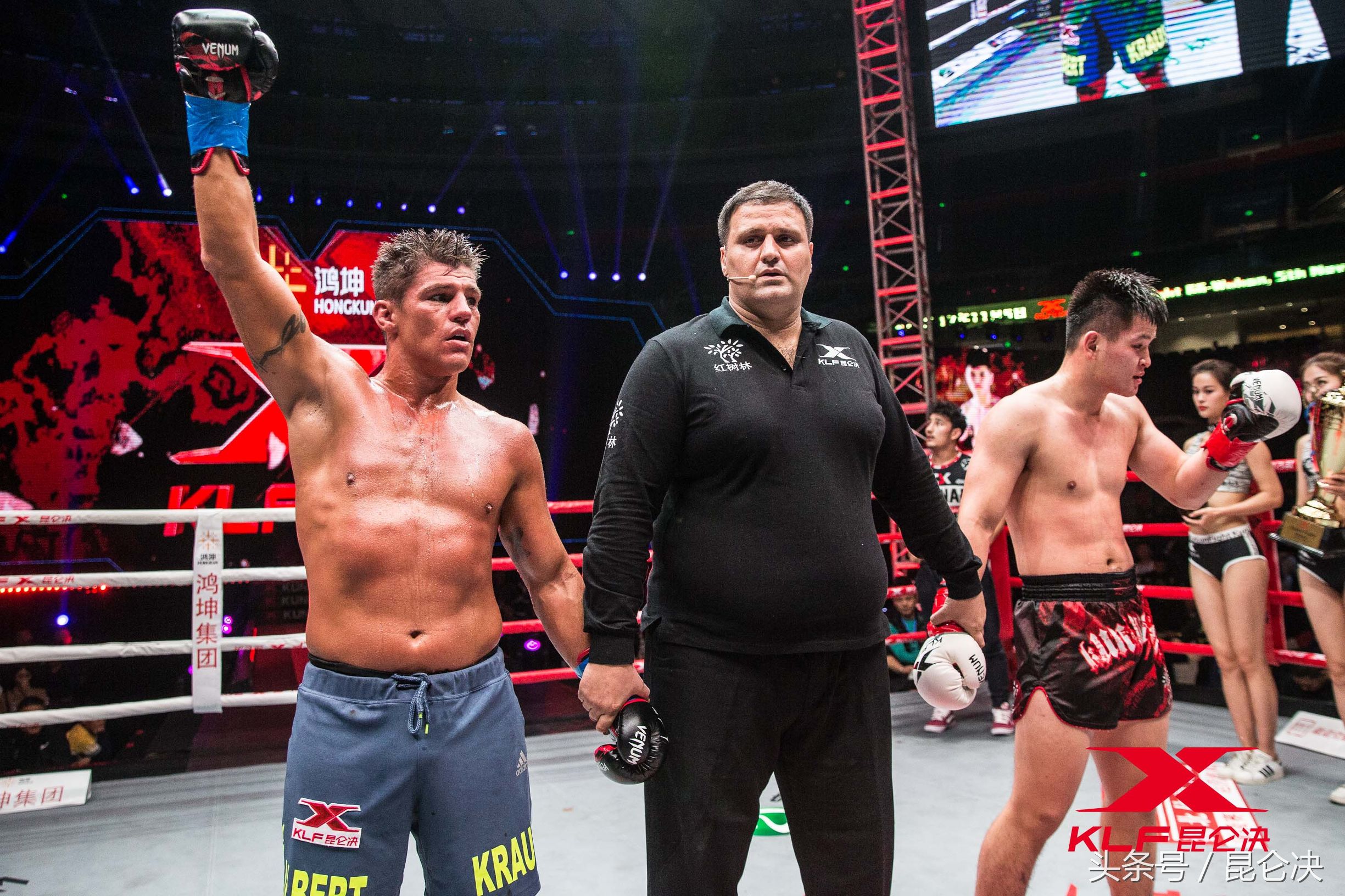 天*克王**劳斯回归之战闪耀昆仑决,重拳轰炸完胜中国新星